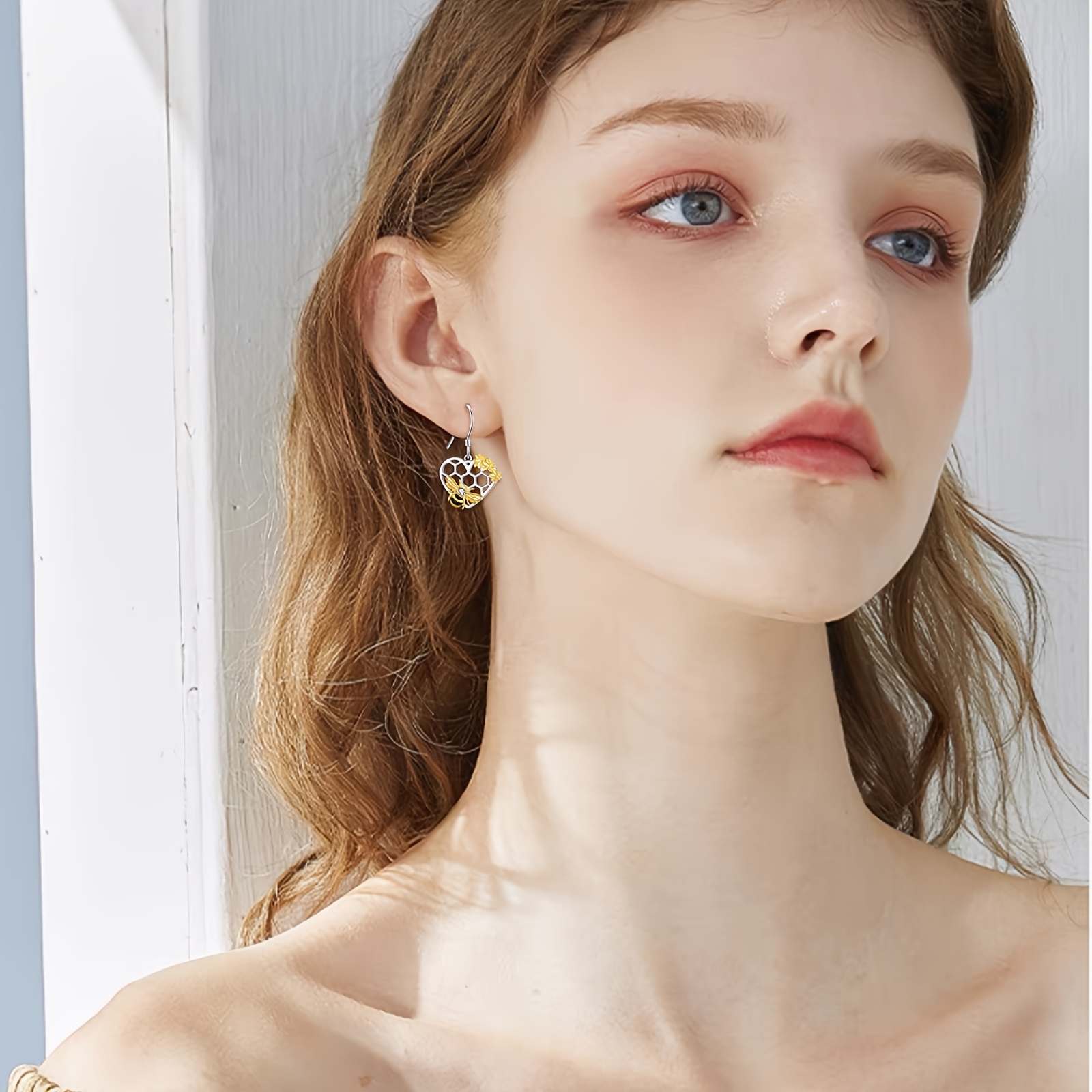 Women's Bee Dangle Drop Earrings in S925 Silver